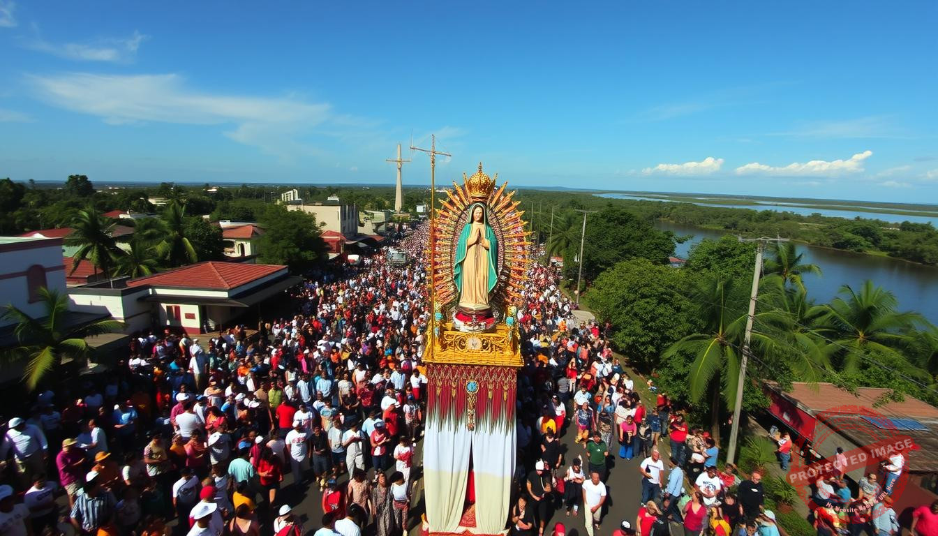 Procissão do Círio de Nazaré em Belém do Pará com milhares de fiéis seguindo a berlinda com a imagem de Nossa Senhora de Nazaré